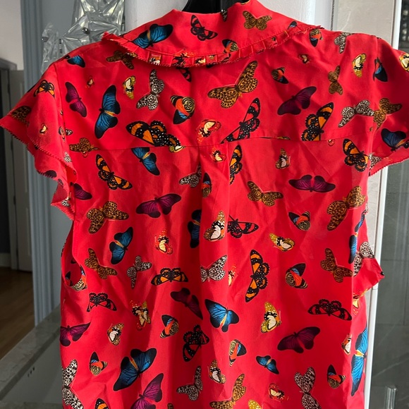 Alice + Olivia Martel Flutter Sleeve Blouse Poppy - Picture 12 of 13